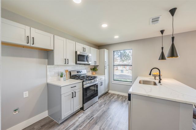 2820 Andrea Lane, Dallas, TX 75228