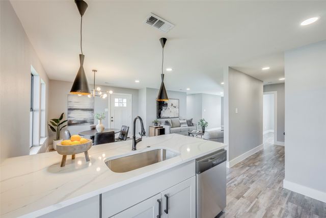 2820 Andrea Lane, Dallas, TX 75228