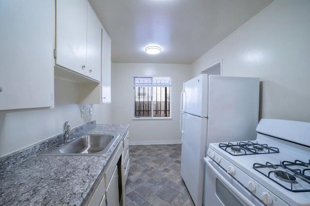 1718 6th Avenue, Oakland, CA 94606