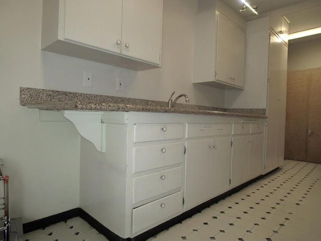 1718 6th Avenue, Oakland, CA 94606
