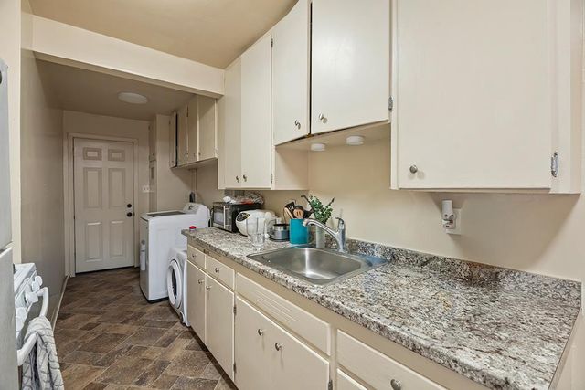 1718 6th Avenue, Oakland, CA 94606
