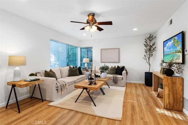 56 Windjammer 27, Irvine, CA 92614