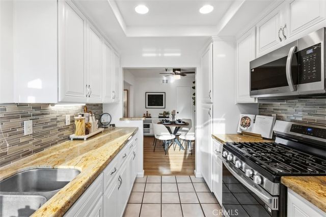 56 Windjammer 27, Irvine, CA 92614