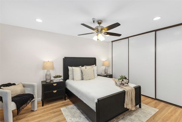 56 Windjammer 27, Irvine, CA 92614