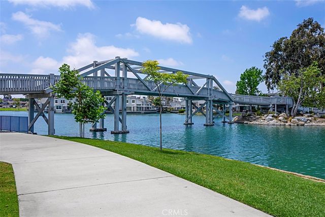 56 Windjammer 27, Irvine, CA 92614