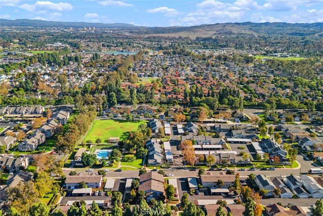 56 Windjammer 27, Irvine, CA 92614