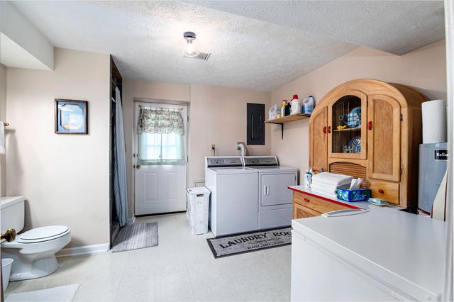 203 Westridge Court, Versailles, KY 40383