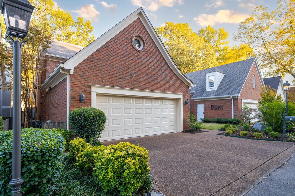 484 KINGSGATE CV, Memphis, TN 38117