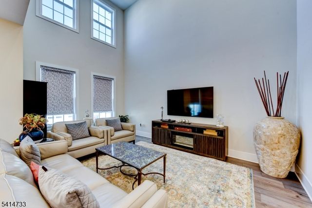 736 Station Rd, Dunellen Boro, NJ 08812