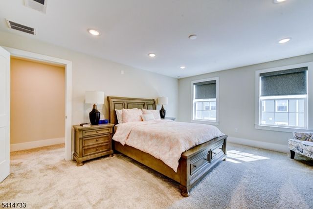 736 Station Rd, Dunellen Boro, NJ 08812