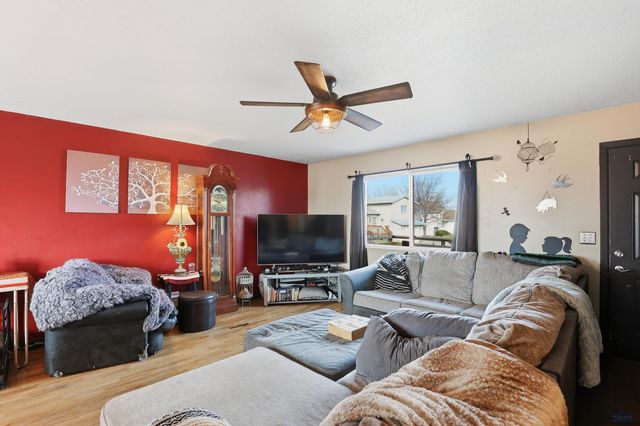 4855 JOHNSTON DR, Rapid City, SD 57703
