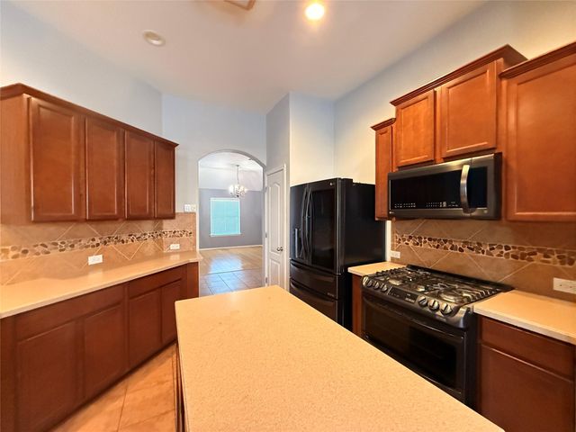 2701 Pedernales Falls DR, Pflugerville, TX 78660