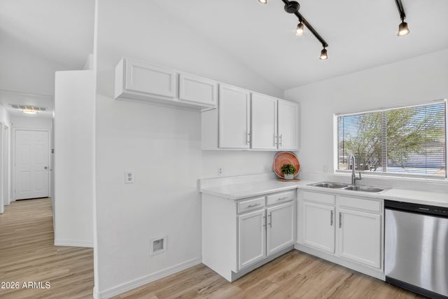 690 E OSAGE Avenue, Apache Junction, AZ 85119