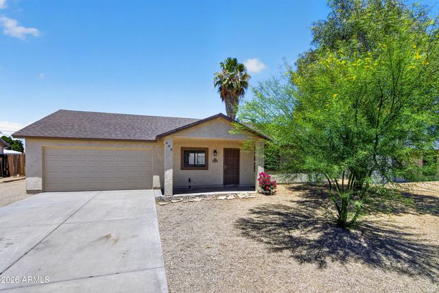 690 E OSAGE Avenue, Apache Junction, AZ 85119