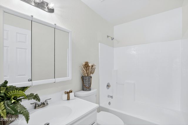 690 E OSAGE Avenue, Apache Junction, AZ 85119