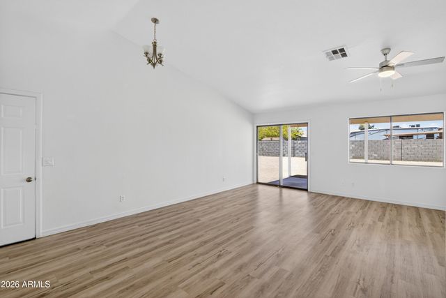690 E OSAGE Avenue, Apache Junction, AZ 85119