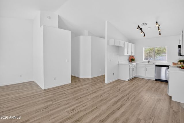 690 E OSAGE Avenue, Apache Junction, AZ 85119