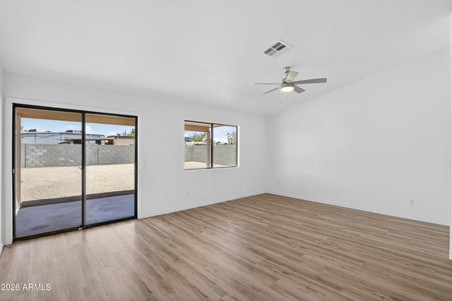 690 E OSAGE Avenue, Apache Junction, AZ 85119