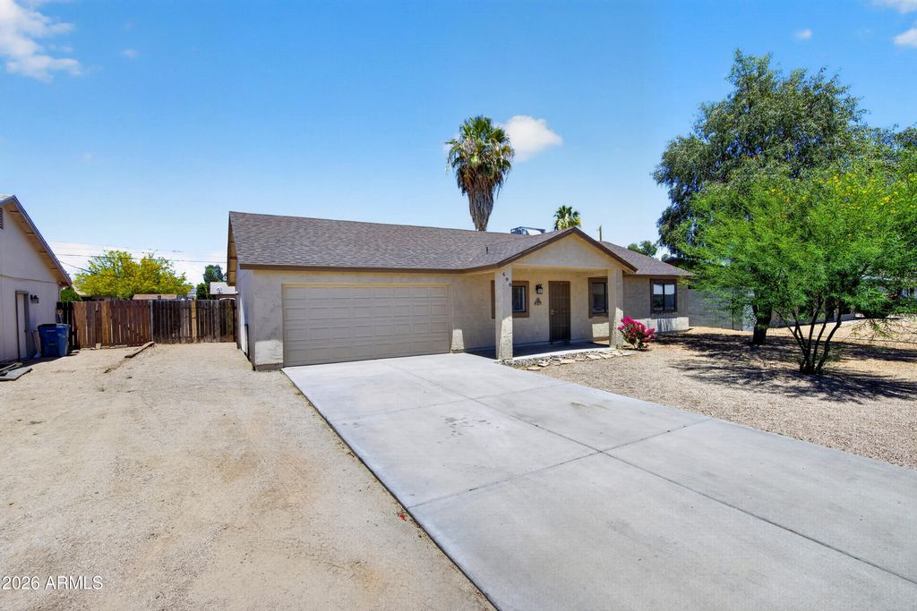 690 E OSAGE Avenue, Apache Junction, AZ 85119