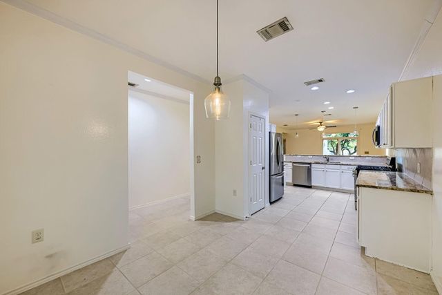 532 Farm Hill DR, Georgetown, TX 78633