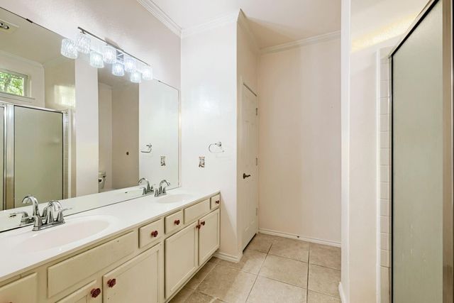 532 Farm Hill DR, Georgetown, TX 78633