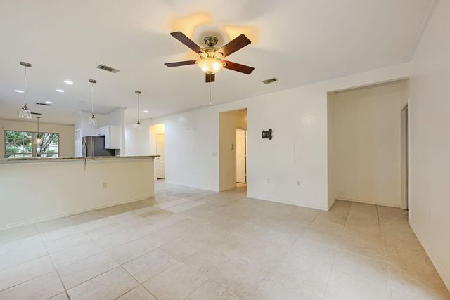 532 Farm Hill DR, Georgetown, TX 78633