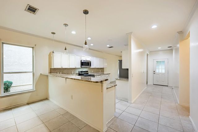 532 Farm Hill DR, Georgetown, TX 78633