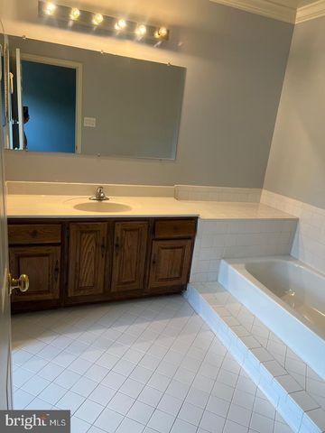 6830 WILD ROSE CT, Springfield, VA 22152