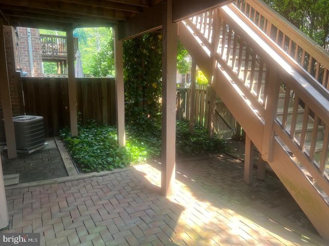 6830 WILD ROSE CT, Springfield, VA 22152