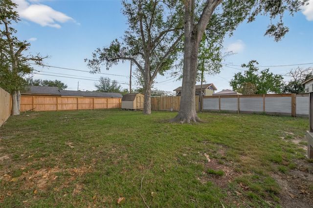 2723 Castledale Drive, Houston, TX 77093