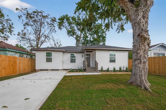 2723 Castledale Drive, Houston, TX 77093