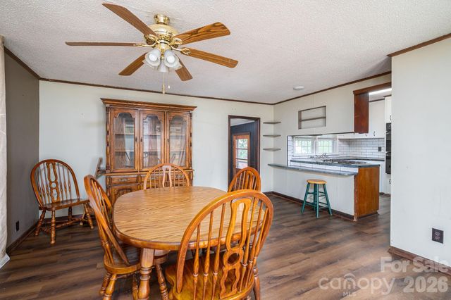 111 E Carlton Street, Dallas, NC 28034