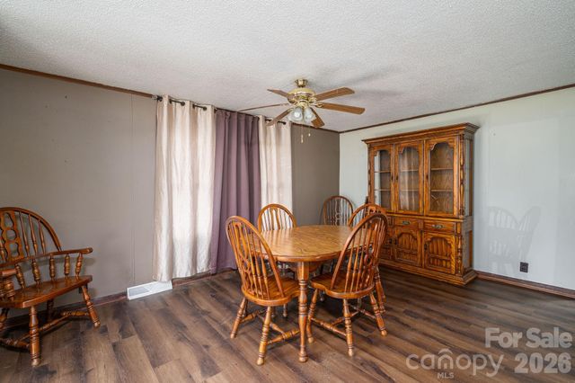 111 E Carlton Street, Dallas, NC 28034