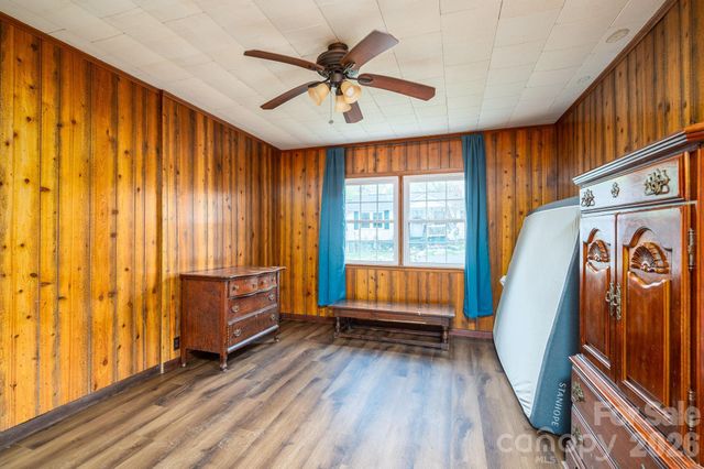 111 E Carlton Street, Dallas, NC 28034