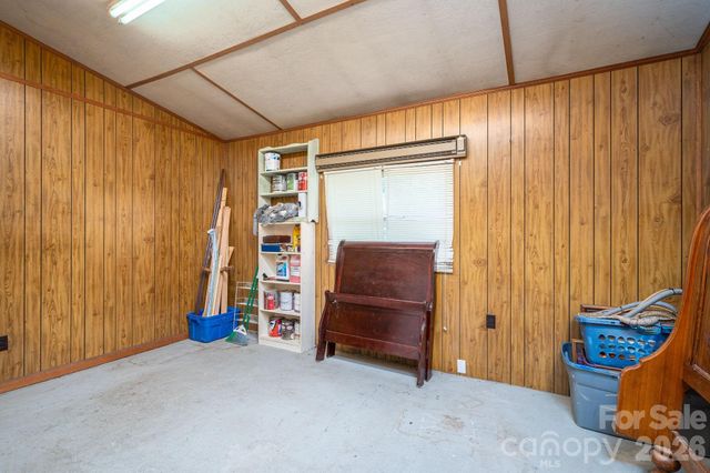 111 E Carlton Street, Dallas, NC 28034