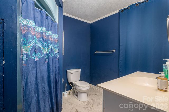 111 E Carlton Street, Dallas, NC 28034