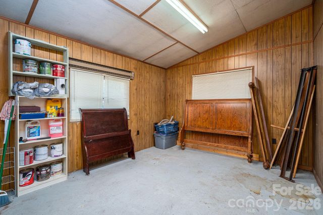 111 E Carlton Street, Dallas, NC 28034