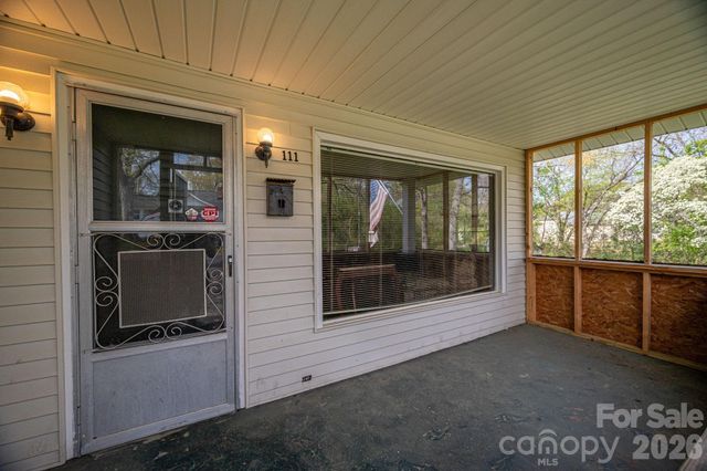 111 E Carlton Street, Dallas, NC 28034