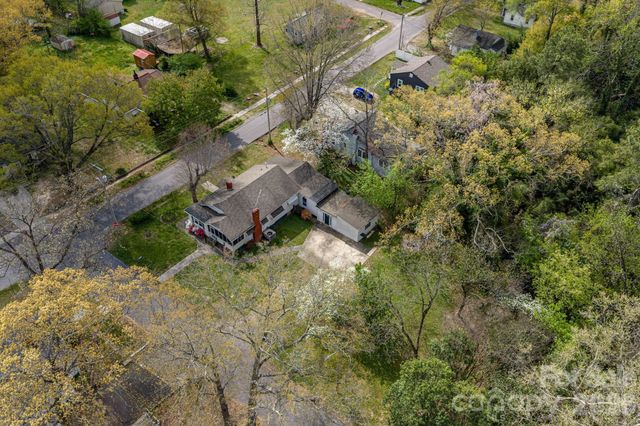 111 E Carlton Street, Dallas, NC 28034