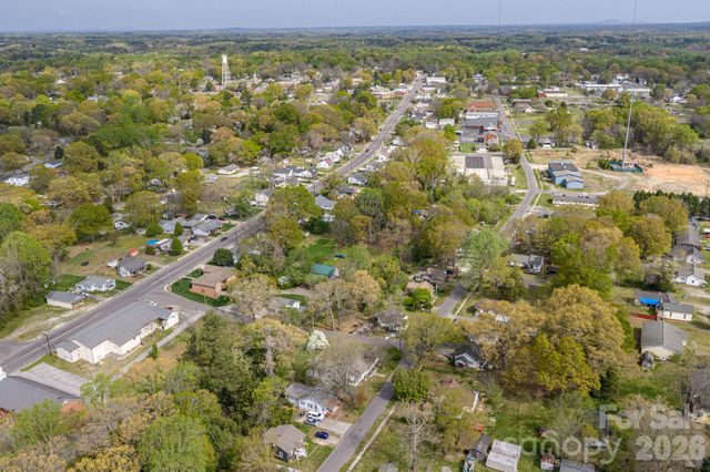 111 E Carlton Street, Dallas, NC 28034