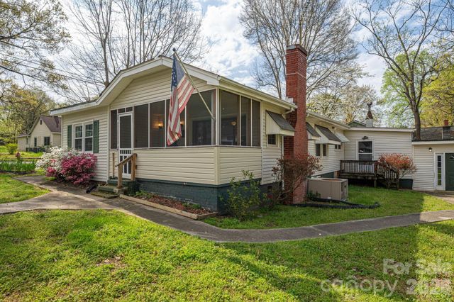 111 E Carlton Street, Dallas, NC 28034