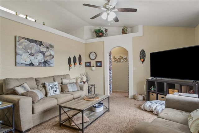 9697 N Pebble Drive, Kingman, AZ 86401