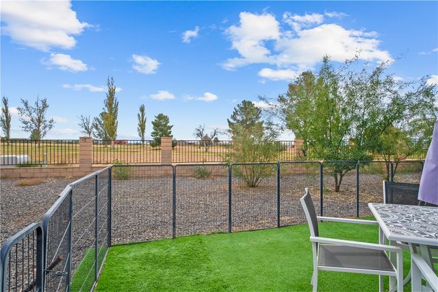 9697 N Pebble Drive, Kingman, AZ 86401