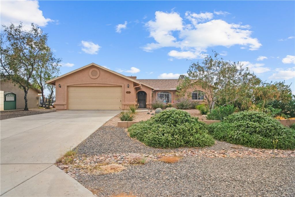 9697 N Pebble Drive, Kingman, AZ 86401