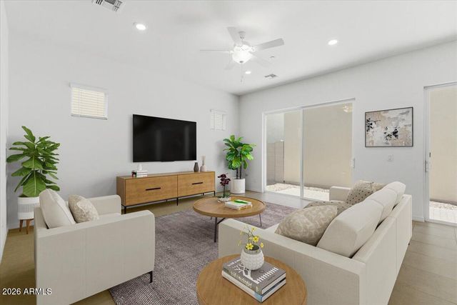 265 E BALSAM Drive, Chandler, AZ 85286