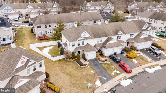 10 STRATFORD CT, Burlington, NJ 08016