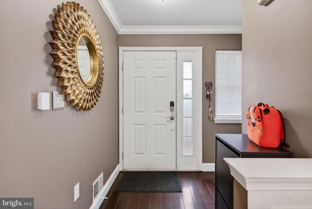 10 STRATFORD CT, Burlington, NJ 08016