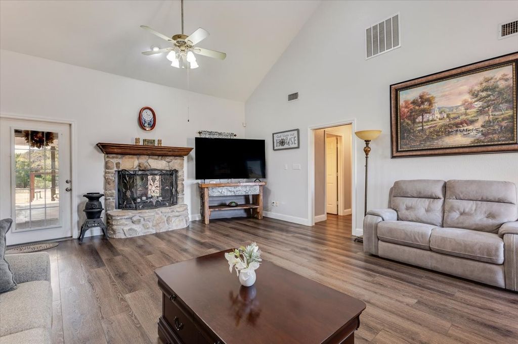 2400 Springfield Road, Springtown, TX 76082 — photo 4