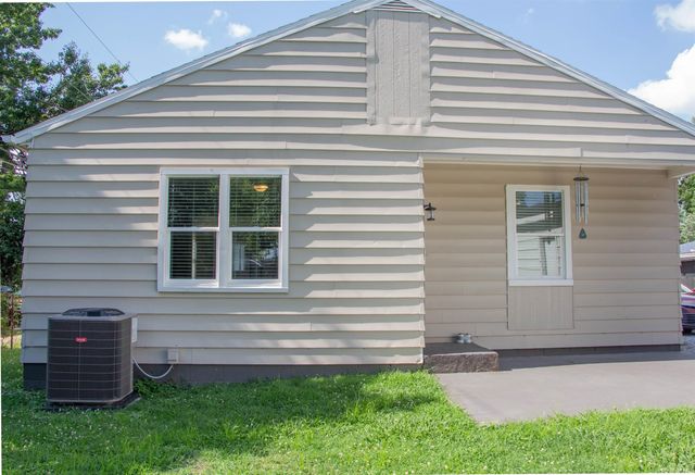 2141 Oakland Avenue, Evansville, IN 47711