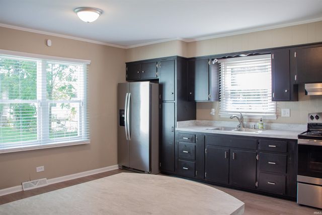2141 Oakland Avenue, Evansville, IN 47711